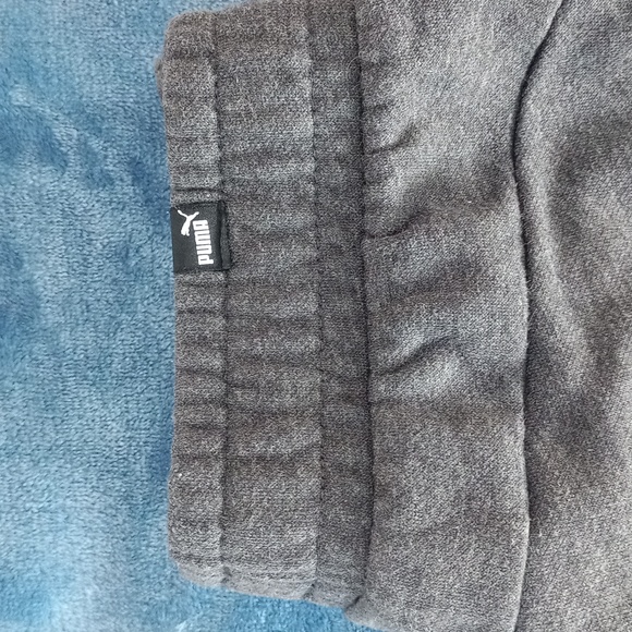 Boys PUMA sweats, size small - Picture 2 of 7